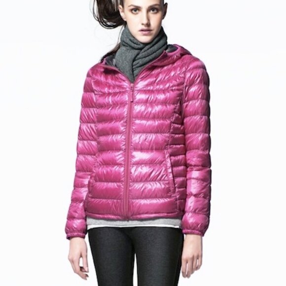 NWOT Uniqlo Packable ULTRA LIGHT DOWN Hooded PARKA in Hot Pink SOLDOUT ONLINE! - Picture 3 of 16